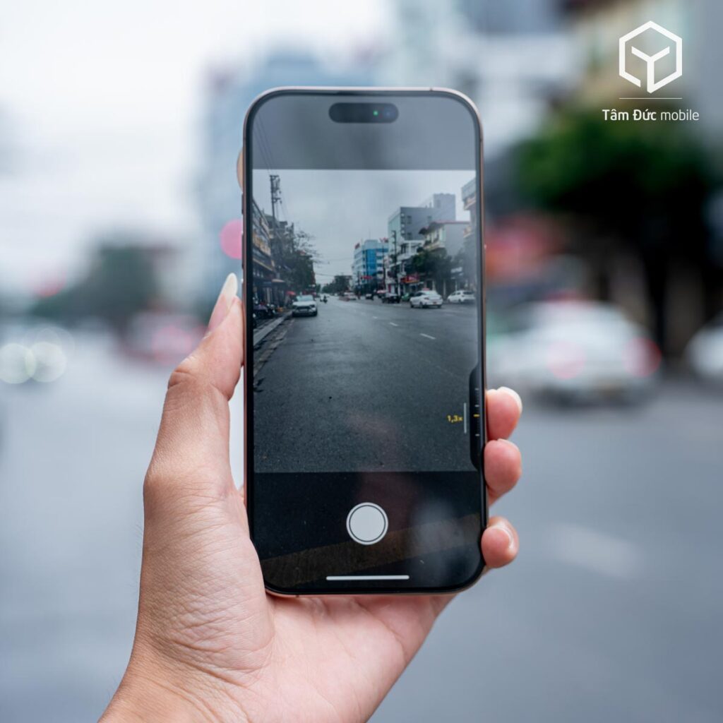 Có nên mua iPhone 16 Pro cũ thay vì iPhone đời mới? | Tâm Đức Mobile