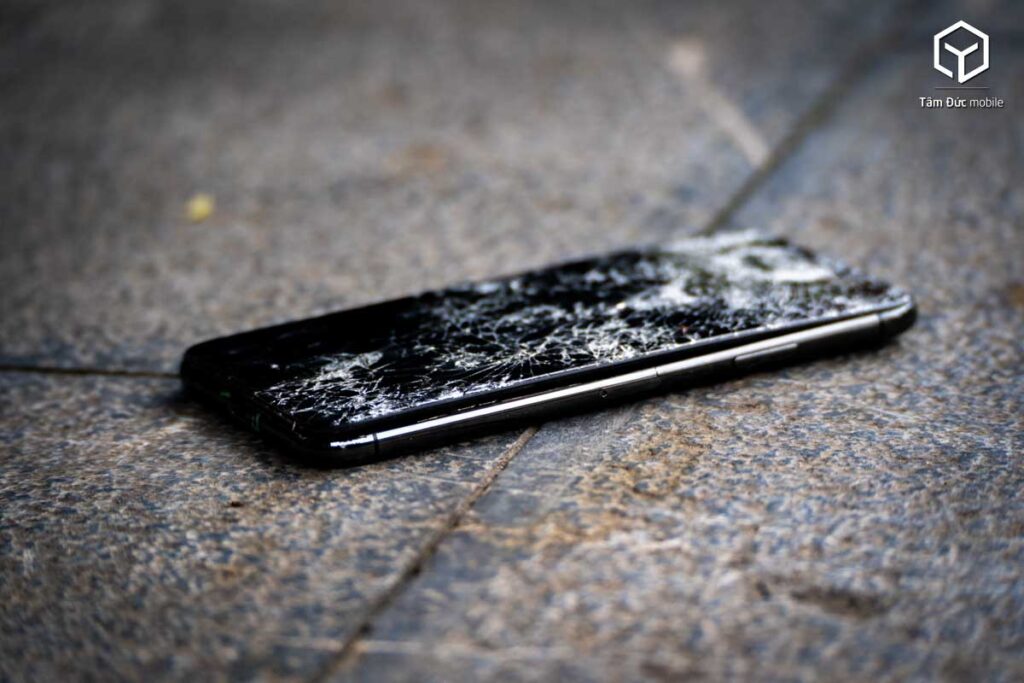 iPhone 11 Pro Max vỡ màn hình có sửa được không?