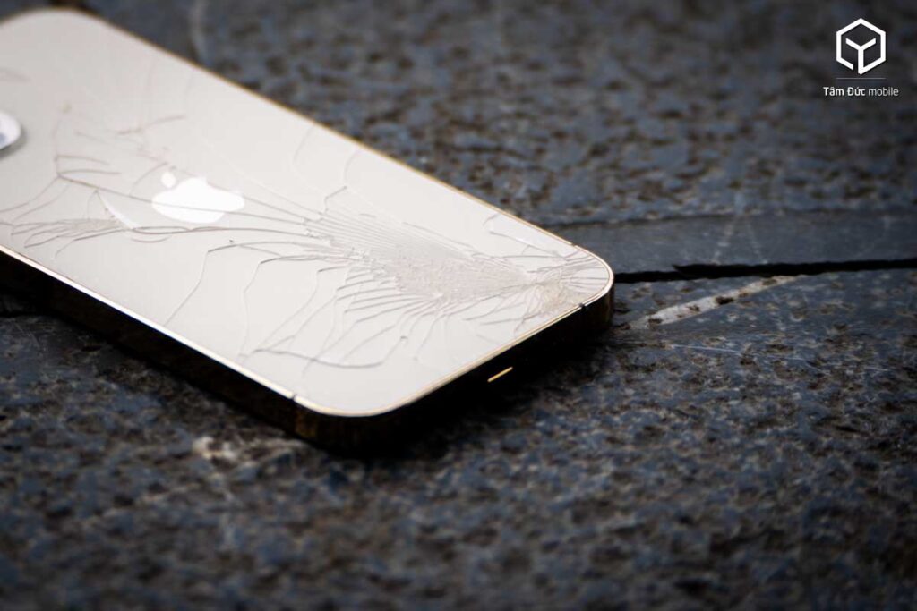iPhone 12 Pro thay lưng kính có mất chống nước không?