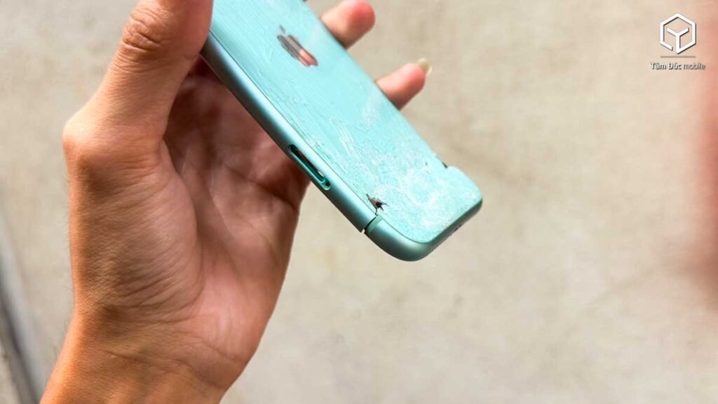 Khung viền iPhone 11 bị móp nặng có phải thay vỏ không? | Tâm Đức Mobile