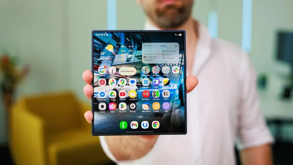 Galaxy Z Fold8 hay iPhone Duo: 5 điểm Samsung đang có lợi thế | Tâm Đức Mobile 1 Galaxy Z Fold8 hay iPhone Duo: 5 điểm Samsung đang có lợi thế | Tâm Đức Mobile
