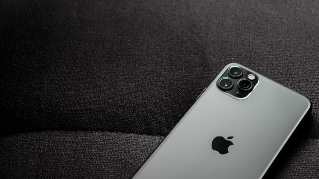 iPhone 11 Pro Max năm 2026: Giá rẻ có còn đáng mua? | Tâm Đức Mobile 3 iPhone 11 Pro Max năm 2026: Giá rẻ có còn đáng mua? | Tâm Đức Mobile