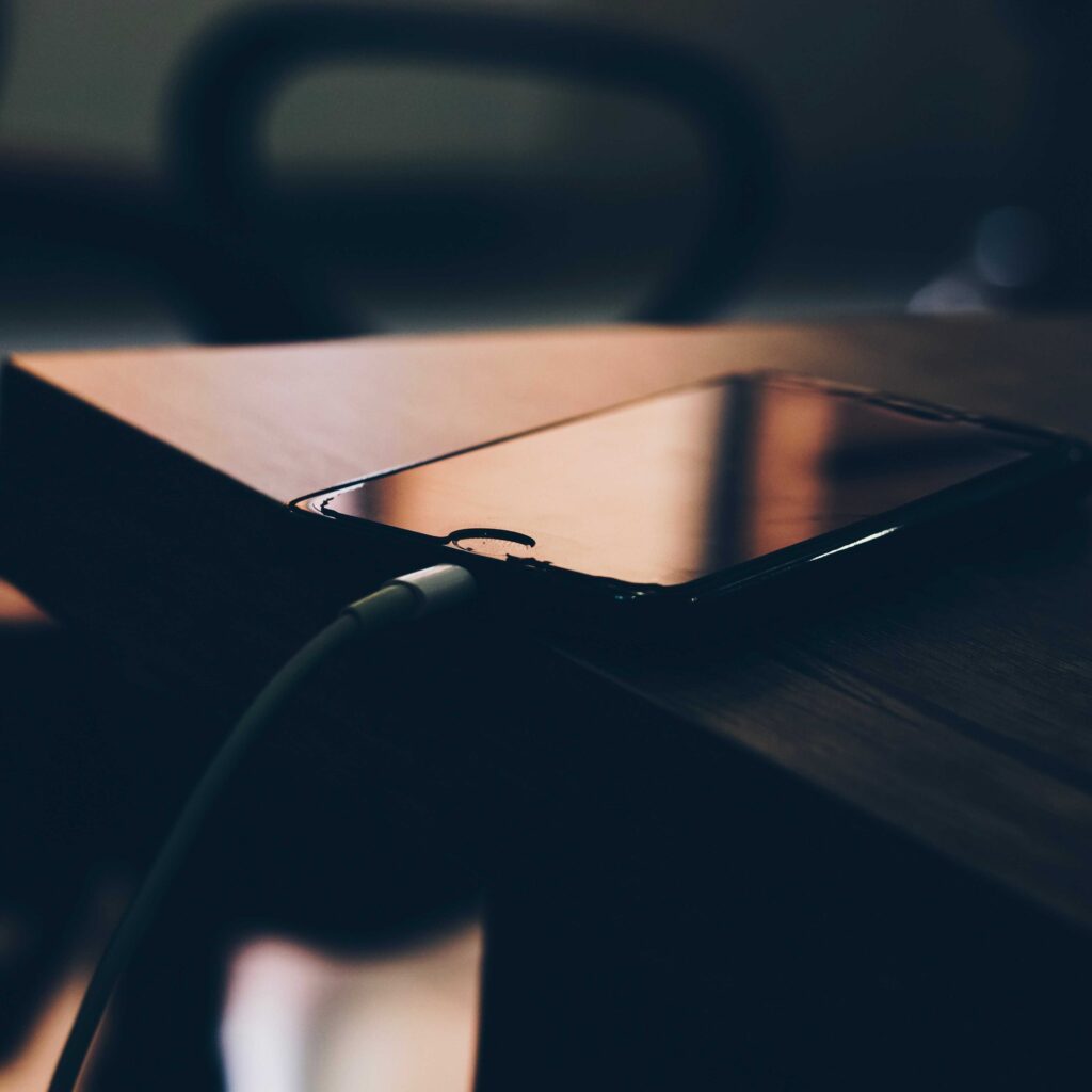 iPhone tụt pin qua đêm: 7 bước tìm đúng nguyên nhân 4 iPhone tụt pin qua đêm: 7 bước tìm đúng nguyên nhân