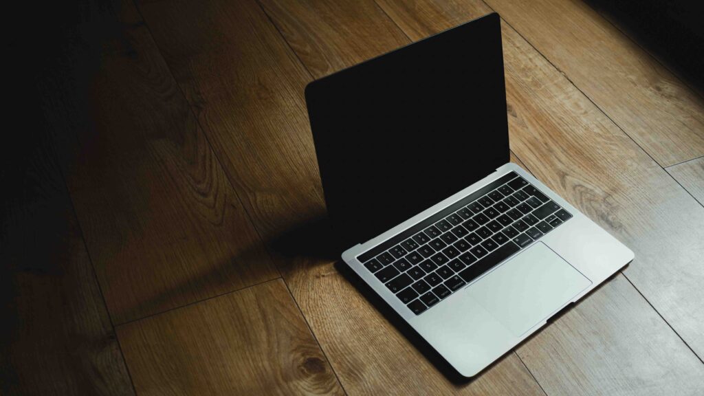 MacBook Pro OLED 2026 có thể nhẹ hơn đáng kể | Tâm Đức Mobile 2 MacBook Pro OLED 2026 có thể nhẹ hơn đáng kể | Tâm Đức Mobile