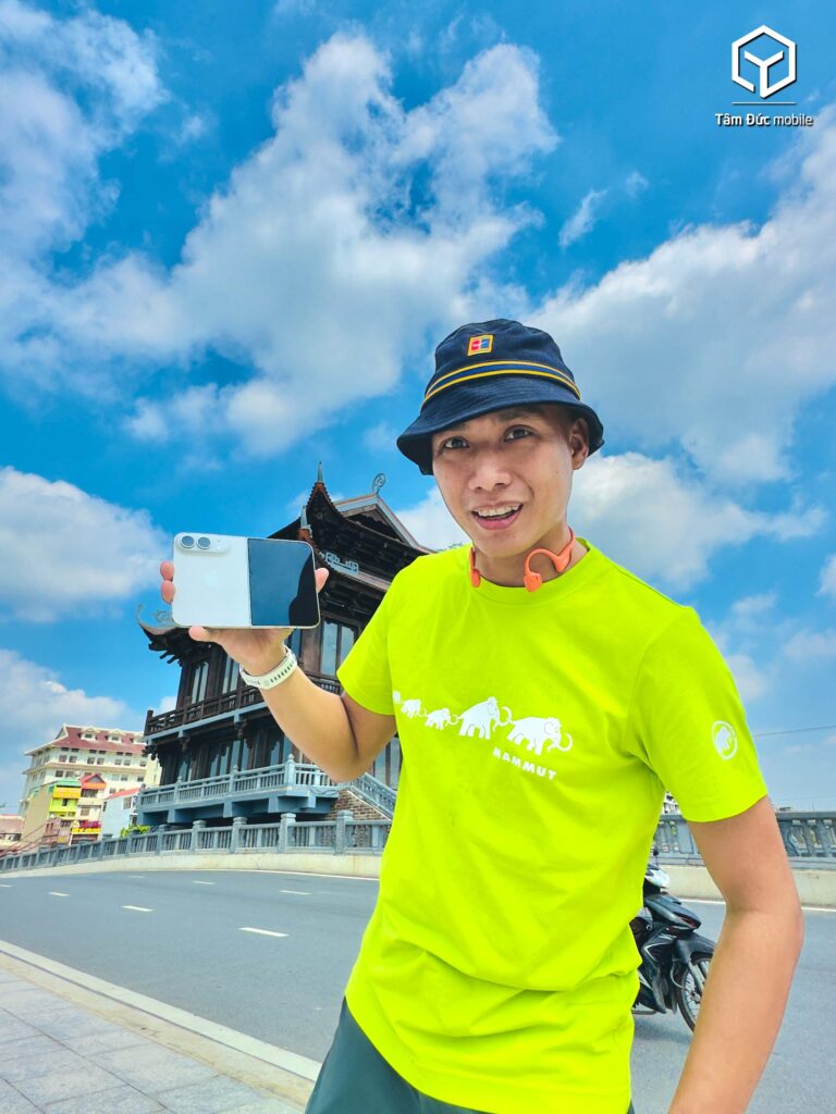Trên tay iPhone Duo - iPhone màn hình gập đầu tiên của Apple 1 Trên tay iPhone Duo - iPhone màn hình gập đầu tiên của Apple