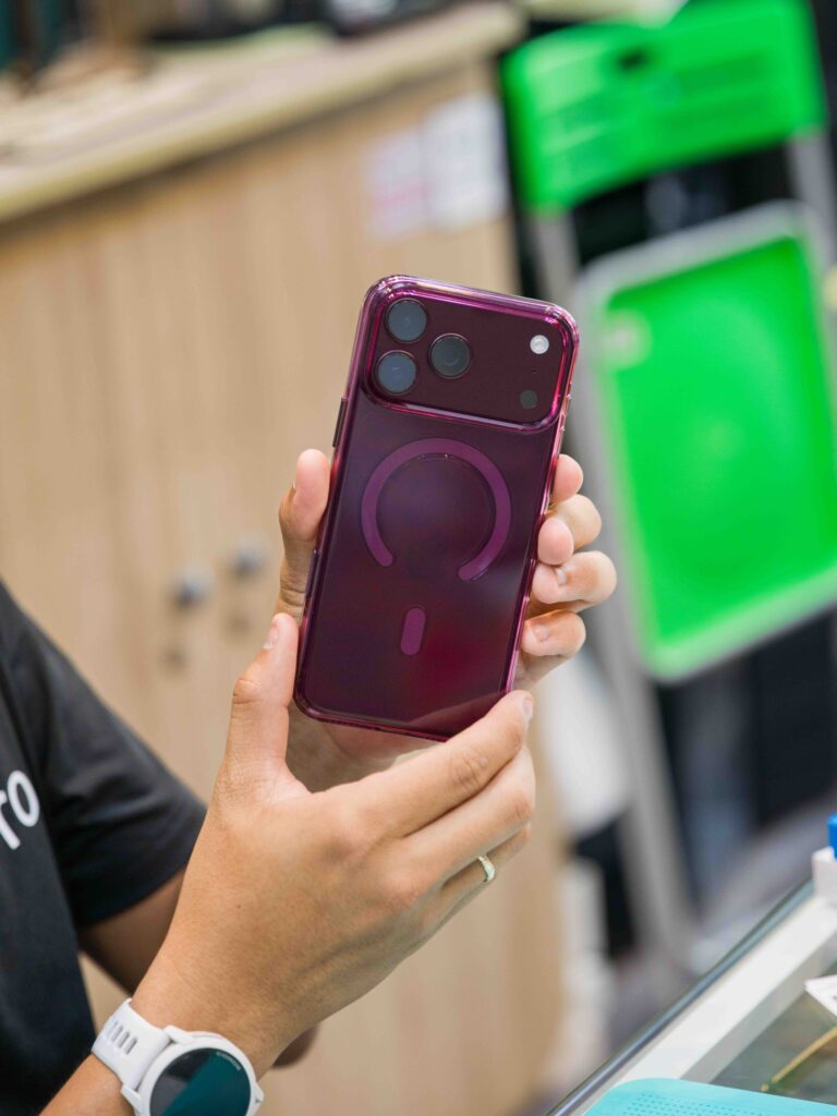 Vì sao iPhone phải bóc seal, kích hoạt ngay khi mua tại Việt Nam? | Tâm Đức Mobile