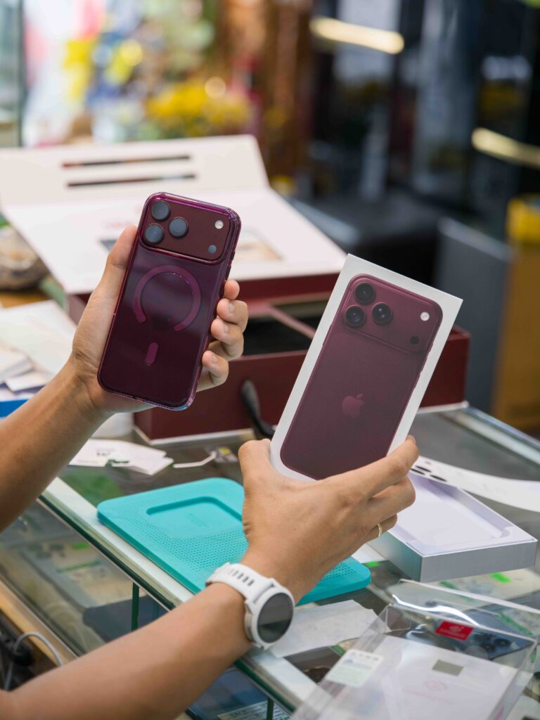 Vì sao iPhone phải bóc seal, kích hoạt ngay khi mua tại Việt Nam? | Tâm Đức Mobile
